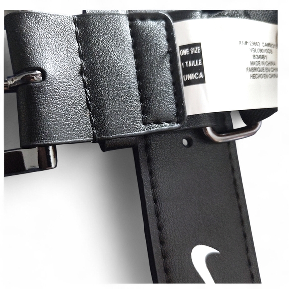 Nike Men's Belt in Black and Silver - Picture 5 of 10